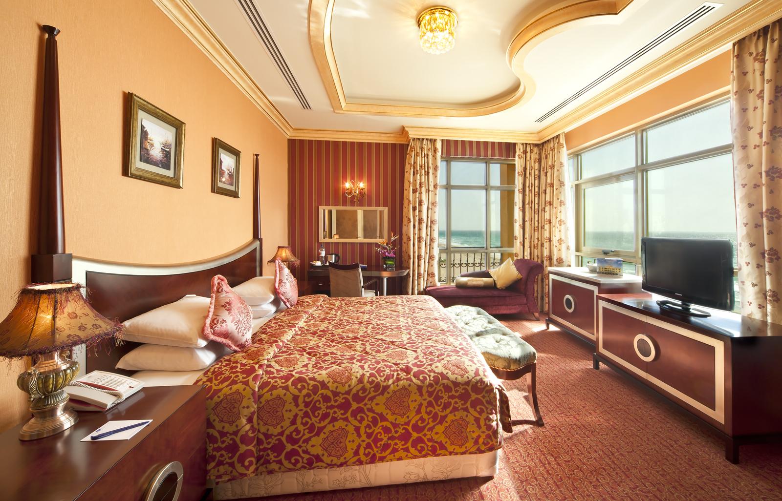 Sahara Beach Resort & Spa Sharjah Eksteriør billede A room at the hotel