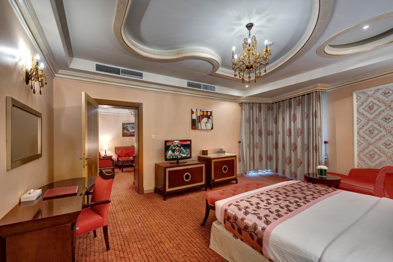 Sahara Beach Resort & Spa Sharjah Eksteriør billede Suite