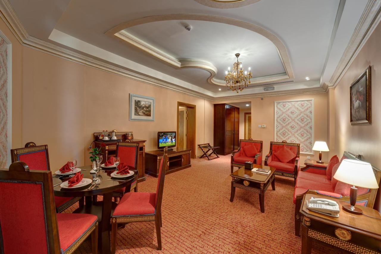 Sahara Beach Resort & Spa Sharjah Eksteriør billede A suite at the hotel