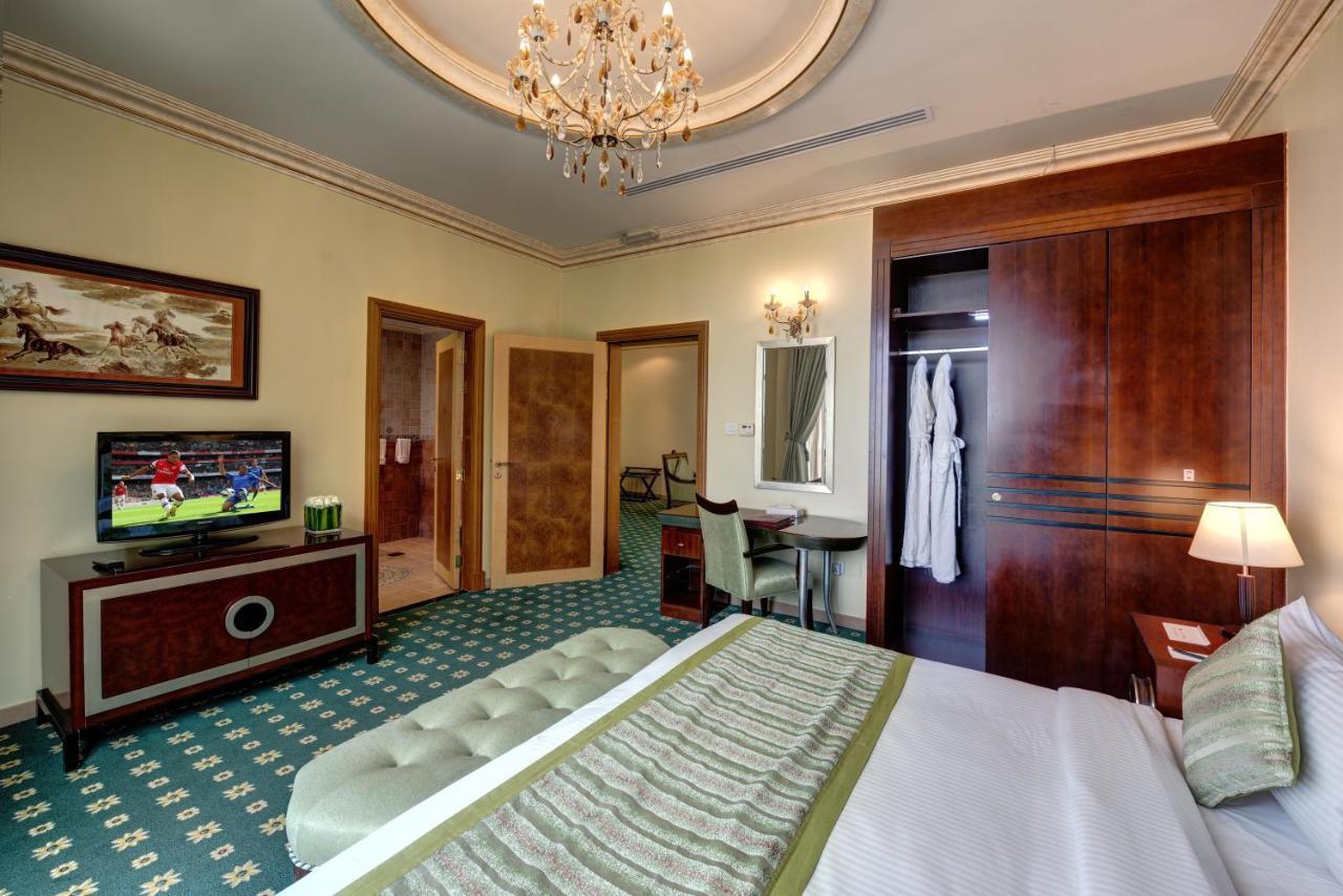Sahara Beach Resort & Spa Sharjah Eksteriør billede A room at the hotel