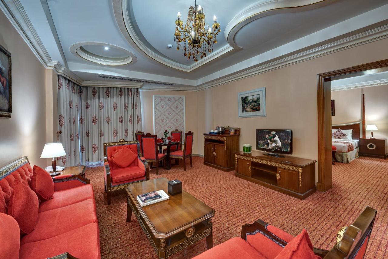 Sahara Beach Resort & Spa Sharjah Eksteriør billede Suite