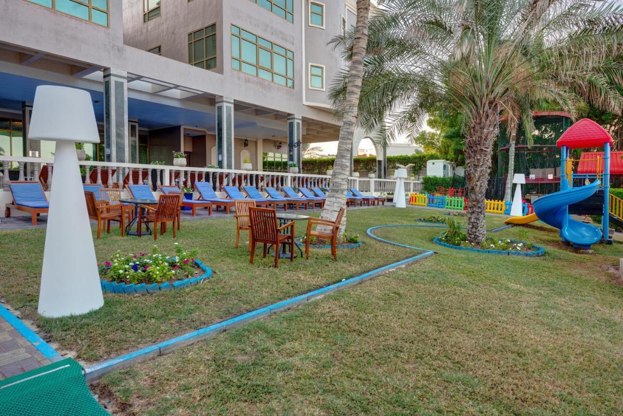 Sahara Beach Resort & Spa Sharjah Eksteriør billede The school's playground