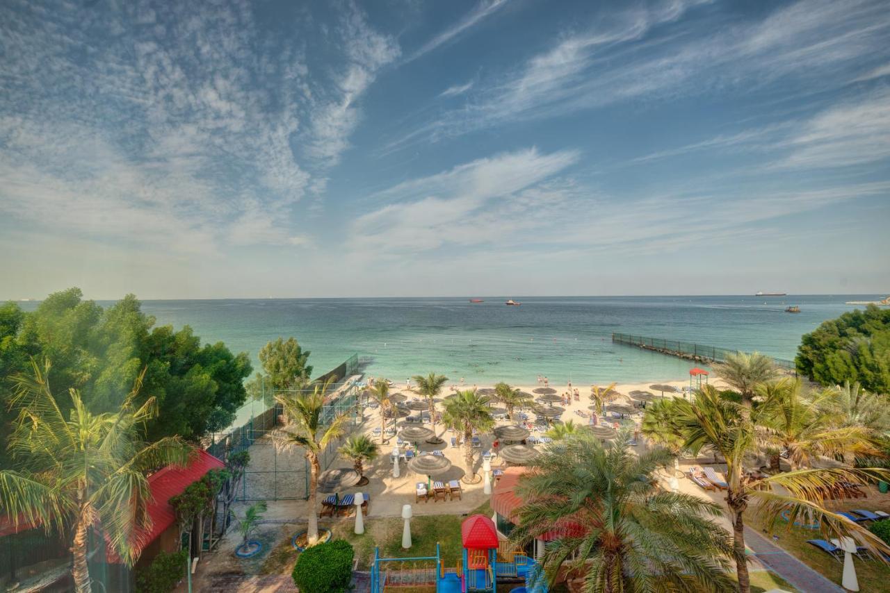 Sahara Beach Resort & Spa Sharjah Eksteriør billede The beach at Jumeirah Rotana